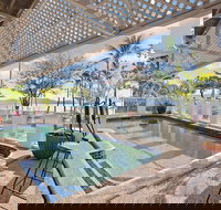 Beach House Motel - New Castle Holiday