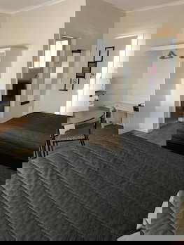 Pampas Motel - New Castle Holiday 5