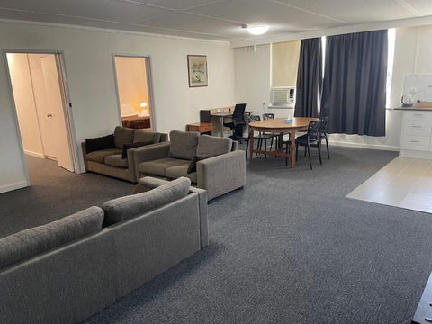Parkside Inn Motel - New Castle Holiday 2