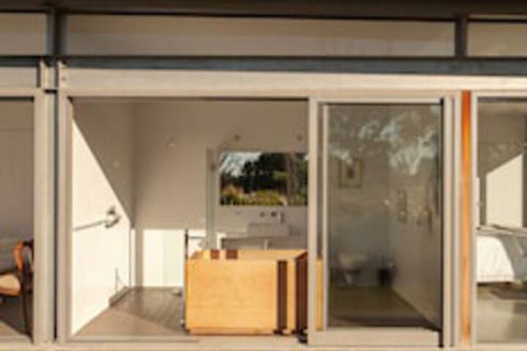 Avalon Coastal Retreat - New Castle Holiday 1