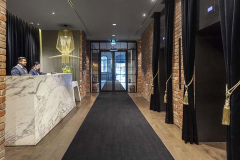 WRAP On Southbank - New Castle Holiday 6