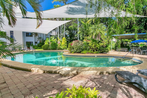 Beachfront Apartments On Trinity Beach - New Castle Holiday 0