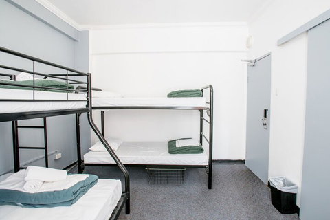 Westend Backpackers Hostel - New Castle Holiday 5