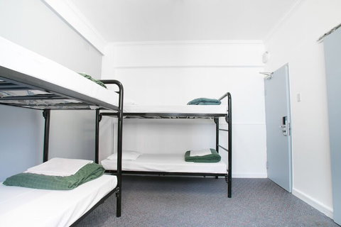 Westend Backpackers Hostel - New Castle Holiday 7
