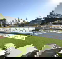 Beach Club Resort - New Castle Holiday