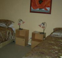 Busy Buzz B  B - New Castle Holiday