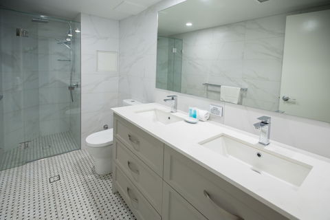 Miami Beachside Holiday Apartments - New Castle Holiday 6