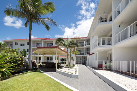 Burleigh Point Holiday Apartments - New Castle Holiday 1