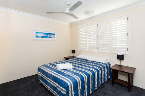 Burleigh Point Holiday Apartments - New Castle Holiday 3