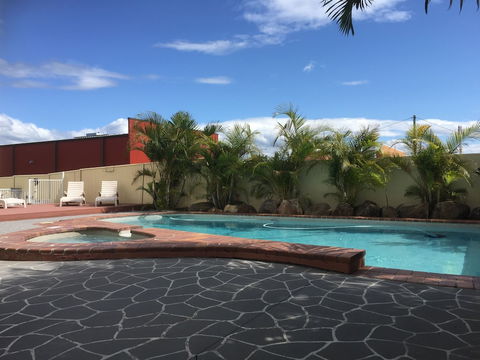 Burleigh Point Holiday Apartments - New Castle Holiday 2