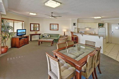 Raffles Mooloolaba - New Castle Holiday 5
