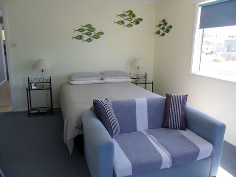 Freycinet Waters - New Castle Holiday 5