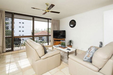 Burleigh Palms Holiday Apartments - New Castle Holiday 7