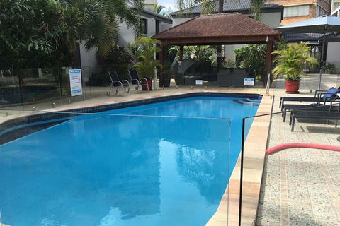 Burleigh Palms Holiday Apartments - New Castle Holiday 4