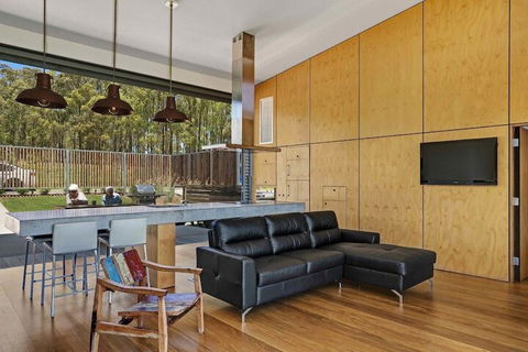 The Longhouse Suite 2 - New Castle Holiday 7