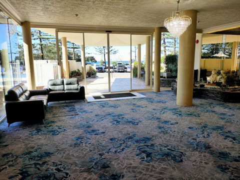Southern Cross Beachfront Holiday Apartments - New Castle Holiday 6