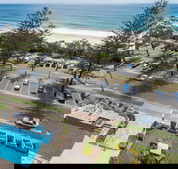 Southern Cross Beachfront Holiday Apartments - New Castle Holiday