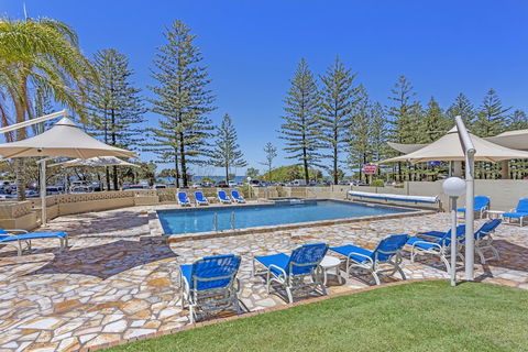 Southern Cross Beachfront Holiday Apartments - New Castle Holiday 2