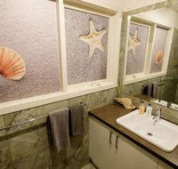 Whitesbeach Guesthouse - New Castle Holiday