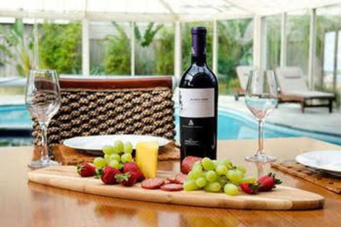 Whitesbeach Guesthouse - New Castle Holiday 4
