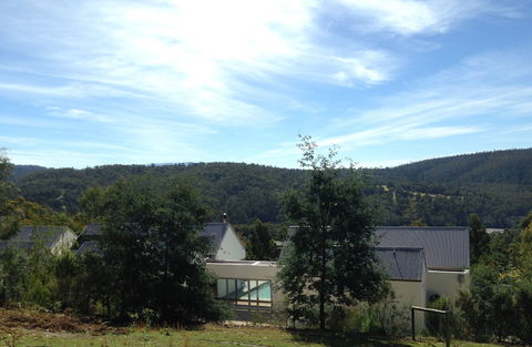 Arjuna Ridge Bed & Breakfast - New Castle Holiday 1