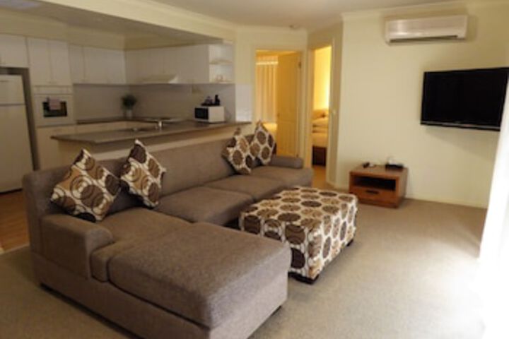 Lysterfield South VIC New Castle Holiday
