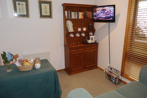 Mast Gully Gardens Bed & Breakfast - New Castle Holiday 3