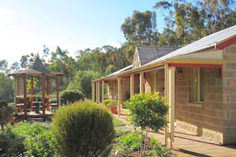 Riesling Trail & Clare Valley Cottages - New Castle Holiday 2