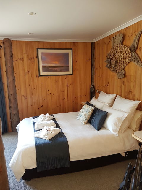 Bed In The Treetops Bed & Breakfast - New Castle Holiday 6