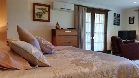 Bellbird Cottage B & B - New Castle Holiday 4