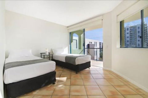 La Promenade - New Castle Holiday 6