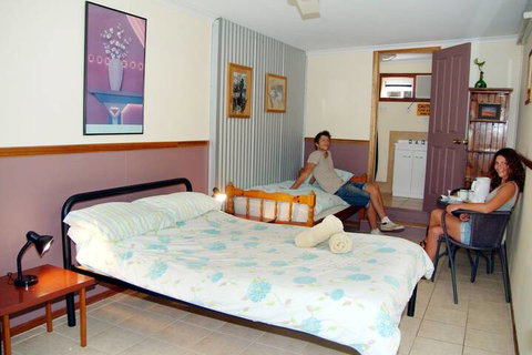 Woolshed Eco Lodge - New Castle Holiday 6