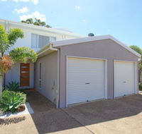 Alexandra Apartments - New Castle Holiday