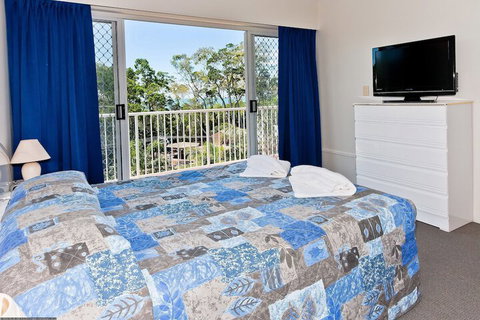 White Crest Apartments - New Castle Holiday 5