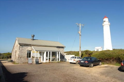 Cape Nelson Lighthouse - New Castle Holiday 0