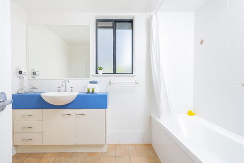 Belaire Place - New Castle Holiday 4
