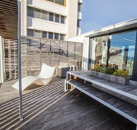 Avalon City Retreat - New Castle Holiday