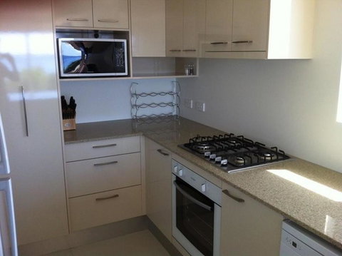 BANGALEE - New Castle Holiday 5