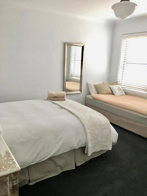 99 Hill Street Apartments - New Castle Holiday 2