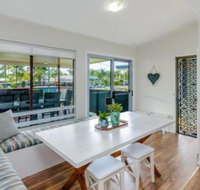 Finlays Retreat Pet Friendly House Yamba - New Castle Holiday