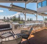 SeaCrest plunge pool  views - New Castle Holiday