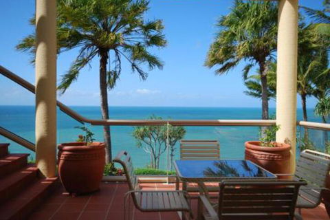 The Hill Apartment No.6 - New Castle Holiday 0