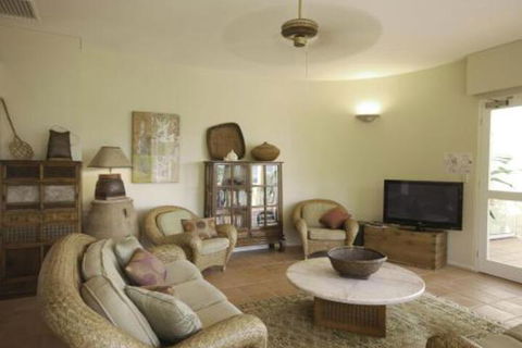 The Hill Apartment No.6 - New Castle Holiday 7