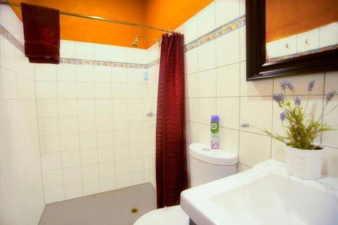 The Underground Motel - New Castle Holiday 7