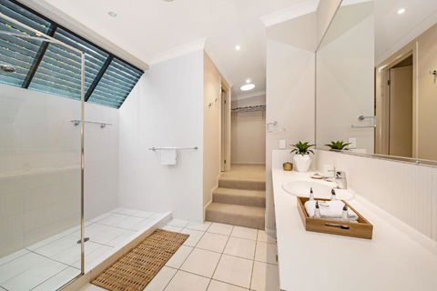 Ravensbourne Escape Silverwood Lodge - New Castle Holiday 6