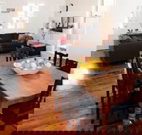 Thelma's Temora - New Castle Holiday