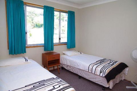 Sea View 3 Hodgson Street - New Castle Holiday 3