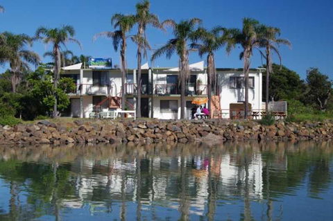 Beachfront 6 25 Willow Street - New Castle Holiday 6