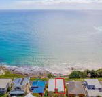 Avalon 4 right across the road from convent beach uninterrupted views - New Castle Holiday
