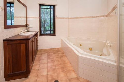 Peppi Pool Delight - New Castle Holiday 1